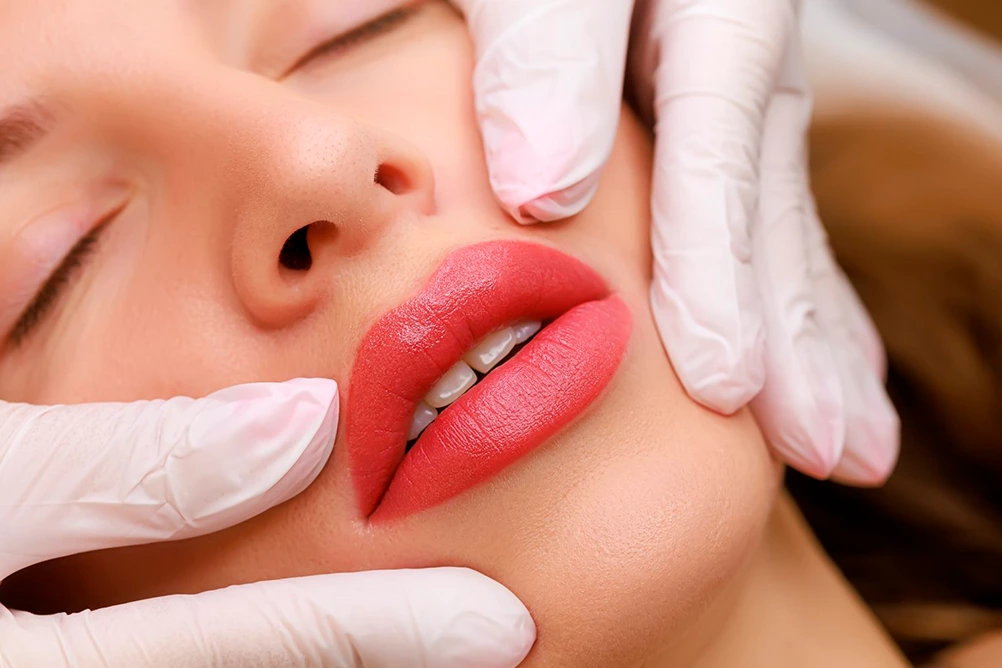 Clínica otosalud. Micropigmentacion. labios